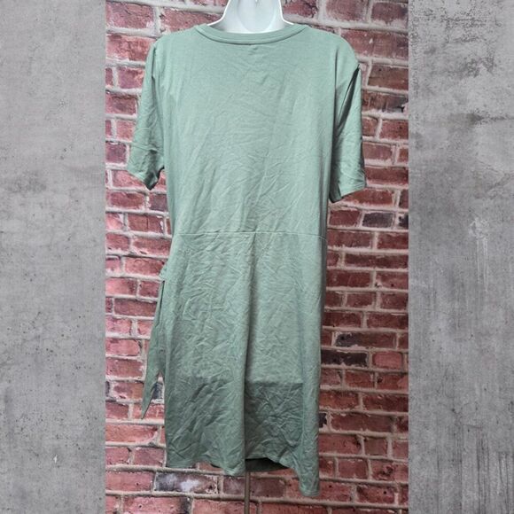 A NewβDay Green Wrap T-Shirt Dress Large Short Sleeve Mini Crew Neck Stretchy - Picture 6 of 6